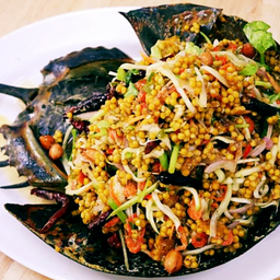 ยำไข่แมงดาทะเลเป็นจาน