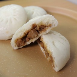 ซาลาเปาไส้หน้าไก่ ลูกละ