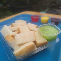 ขนมปัง สังขยาใบเตย นมสด