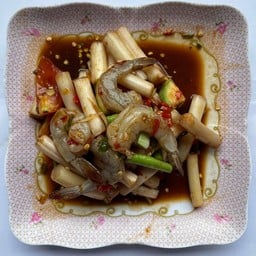 ตำไหลบัวปลาร้ากุ้งดิบ