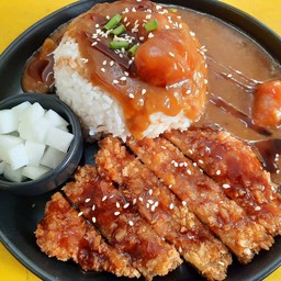 ข้าวหน้าแกงกะหรี่ญี่ปุ่น หมูทอด