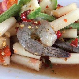 ตำไหลบัวกุ้งดิบ