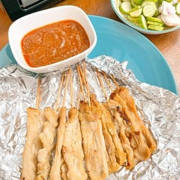 หมูสะเต๊ะ โรงแรมตวันนารามาด้า โรงพยาบาลสงฆ์