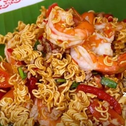 ยำมาม่ากรอบ กุ้ง,หมูสับ