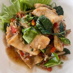 ผัดฉ่าปลากระพง