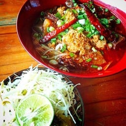 ขนมจีนน้ำเงี้ยว