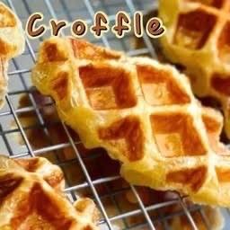 Meowe croffle ครอฟเฟิลอบร้อน  และยำ