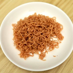 เส้นมาม่าเปล่า