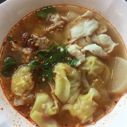 เกี๋ยวไก่+ไก่เด้งต้มยำ