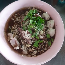 ก๋วยเตี๋ยวหมูน้ำตก