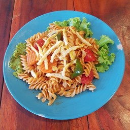 ผัดมักกะโรนีเกลียว