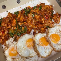 ข้าวผัดพริกเผา ถาดไซส์ L + ไข่ดาว 4 ฟอง