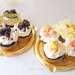 คัพเค้กเซ็ท 4 คัพ พร้อมป้าย HBD