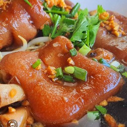เกาเหลาขาหมู 卤猪脚汤
