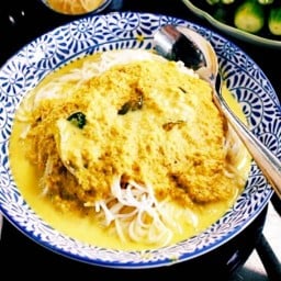 ขนมจีนน้ำยาร้านบ้านจ่า by อาลาดิน