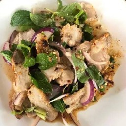 หมูน้ำตก