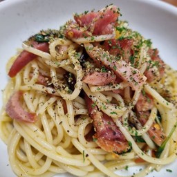 สปาเก็ตตี้เบคอนพริกแห้ง