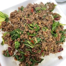 กระเพรารสเด็ด สูตรคุณแม่ ซอยมังกร