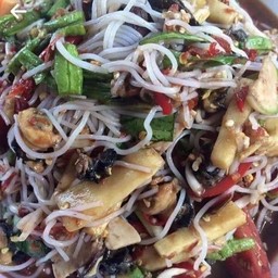 ตำขนมจีนใ่ส่หอยเชอรี่