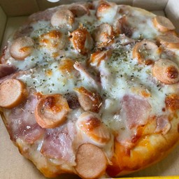 เบคอนไส้กรอกชีส