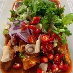 ยำปลากระป๋องราดข้าว