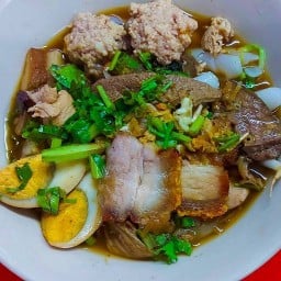 ครัวคุณอ้อย ก๋วยจั๊บ+ต้มเลือดหมู+ข้าวขาหมู+กะเพรา+ก๋วยเตี๋ยว+ก๋วยเตี๋ยวต้มยํา+ก๋วยเตี๋ยวต้มยำเย็นตาโ