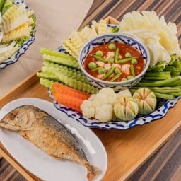 น้ำพริกกุ้งสด+ปลาทู+ผักจิ้ม