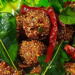 ลาบหมูทอด