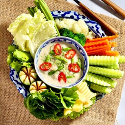 หลนเนื้อปู+ผักจิ้ม