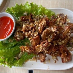 ใส้อ่อนทอดกระเทียม