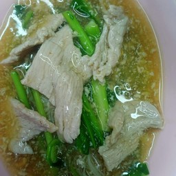 เส้นใหญ่ราดหน้ารรมดา