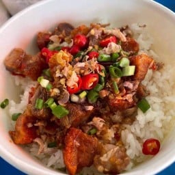 กะเพราหน้าลุ้น อาหารตามสั่ง ตลาดพุงกาง ประชาอุทิศ