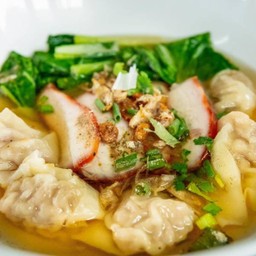 เกี๊ยวน้ำหมู หมูแดง