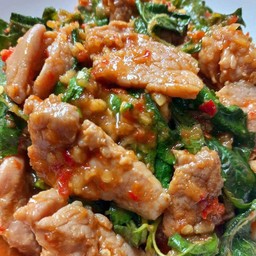 ข้าว กะเพราหมูชิ้น