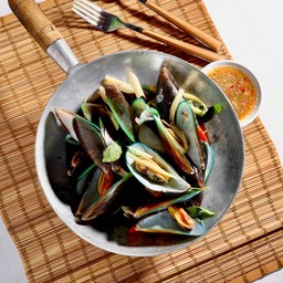 หอยแมลงภู่อบหม้อดิน