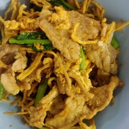หมี่กรอบผัดซีอิ้วหมู