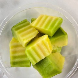 ตลาดธันยา