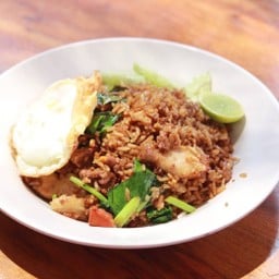 ข้าวผัดรถไฟ(ข้าวผัดใส่ซีอิ๊วดำ)