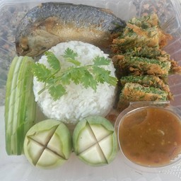 ข้าวน้ำพริกกะปิปลาทูทอด