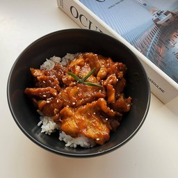 ข้าวหมูคุโรบุตะเกาหลี