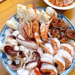 ทะเลลวกจิ้ม4อย่าง กุ้ง ปลาหมึก ปูม้า หอยแครง