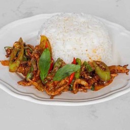 ข้าวผัดพริกแกง