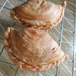 กะหรี่ปั๊บไส้ไก่