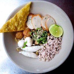 ก๋วยเตี๋ยว แห้งยำ