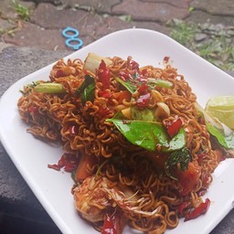 มาม่า ผัดขี้เมา