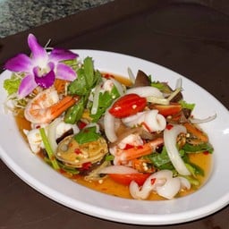 ยำรวมมิตรทะเล