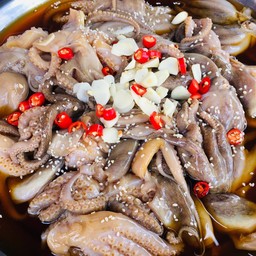 หมึกสายดอง ตัวละ