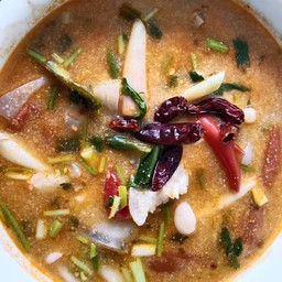 ต้มยำหมูสามชั้นน้ำข้น