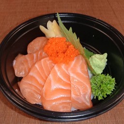 ข้าวหน้าแซลมอน ( rice with salmon )