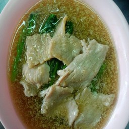 เส้นใหญ่ราดหน้าหมู พิเศษ